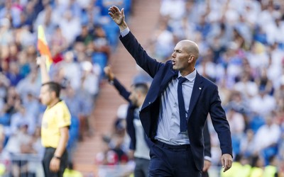 爱游戏体育-C罗梅开二度联赛金靴几乎到手