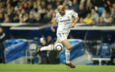 爱游戏体育播报-瑟洛特头球攻门得分